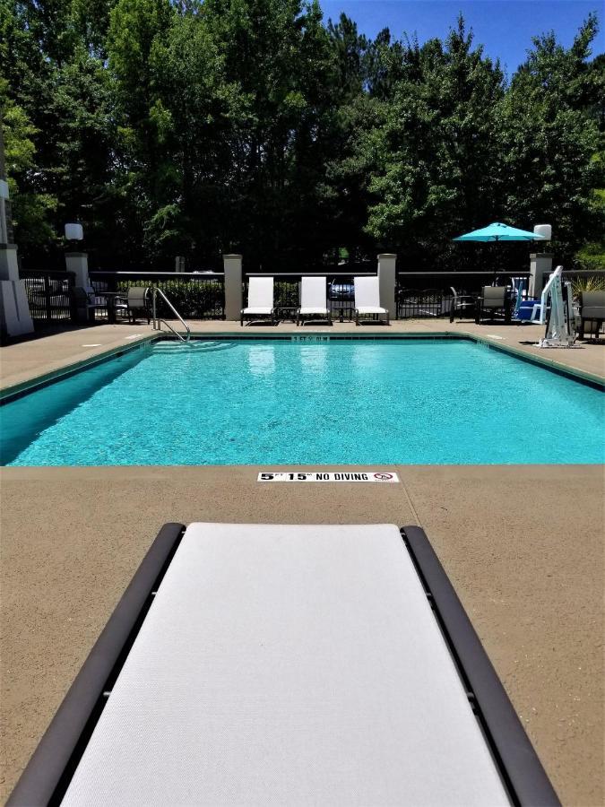 Holiday Inn Express Apex - Raleigh By Ihg Exterior foto