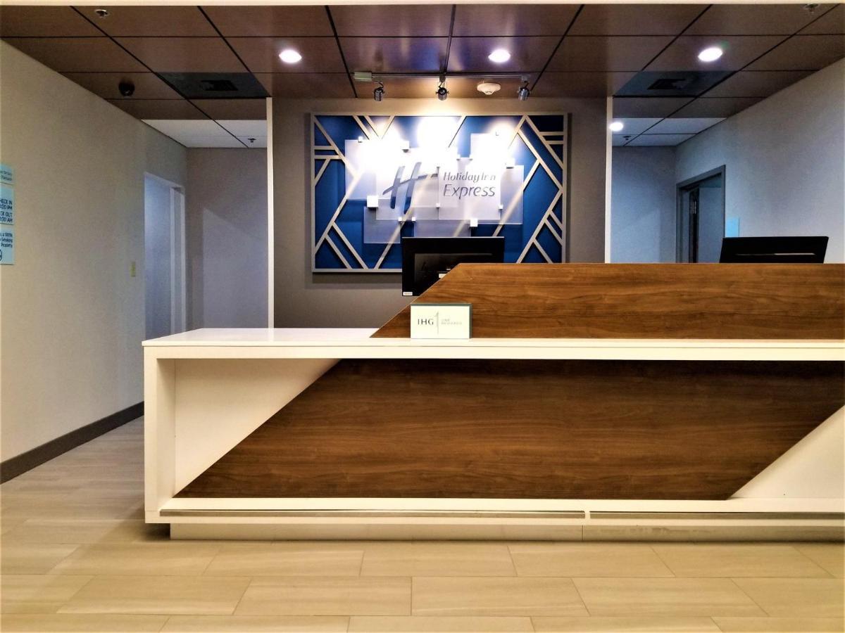 Holiday Inn Express Apex - Raleigh By Ihg Exterior foto